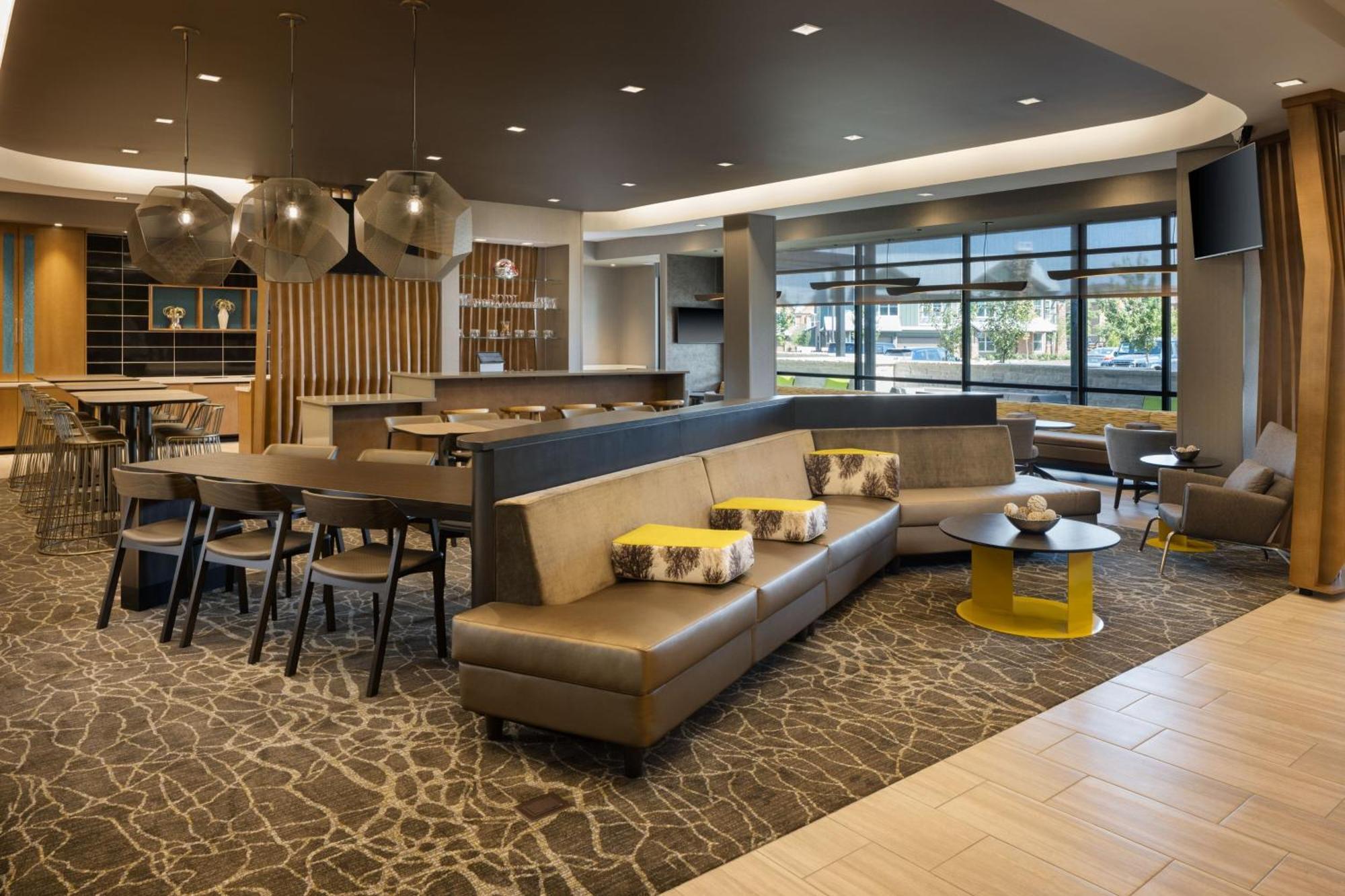 Springhill Suites By Marriott 鲍灵格林 外观 照片