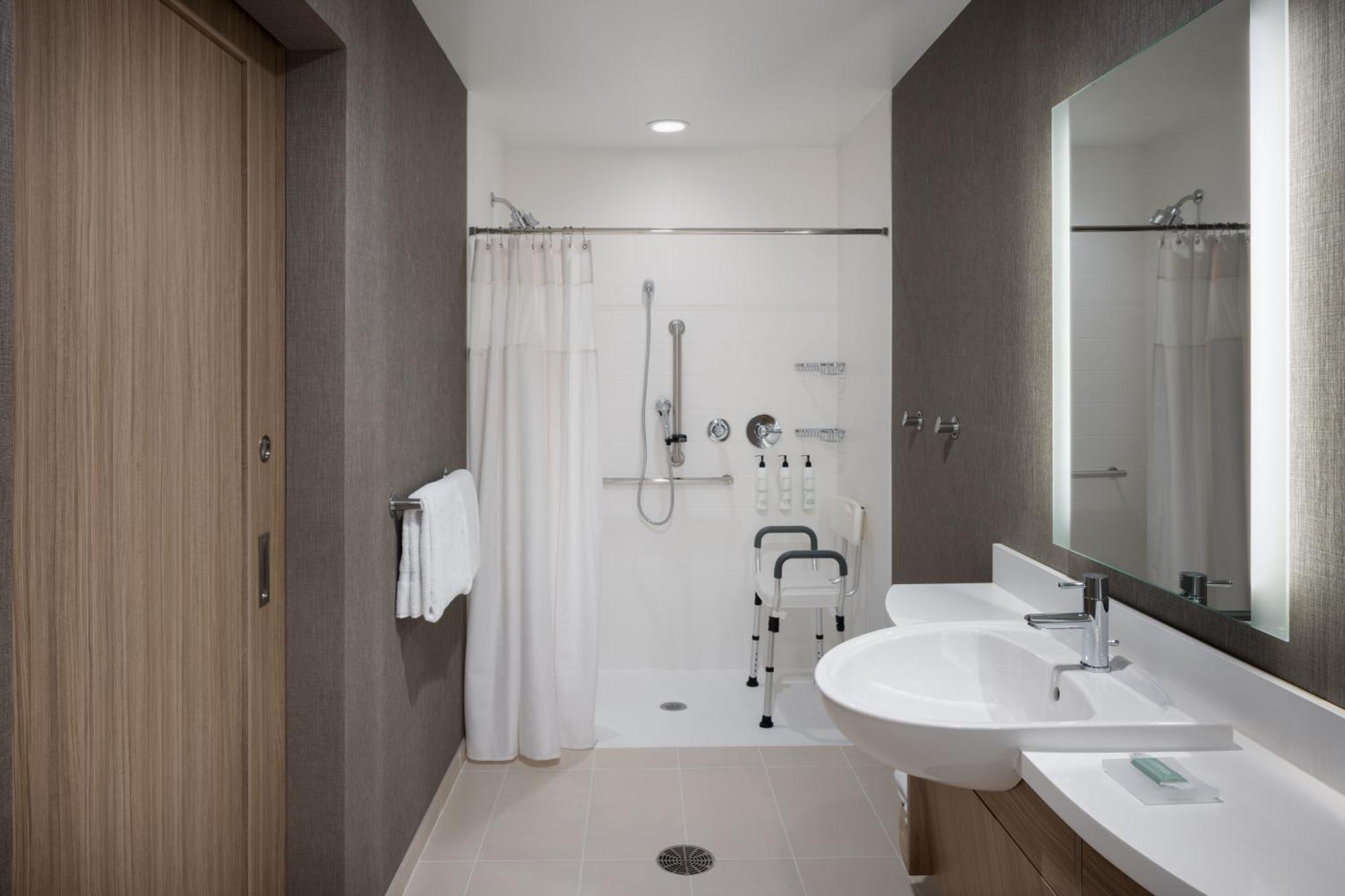 Springhill Suites By Marriott 鲍灵格林 外观 照片